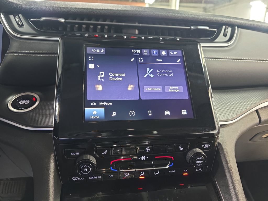 Used 2023 Jeep Grand Cherokee Laredo image 19