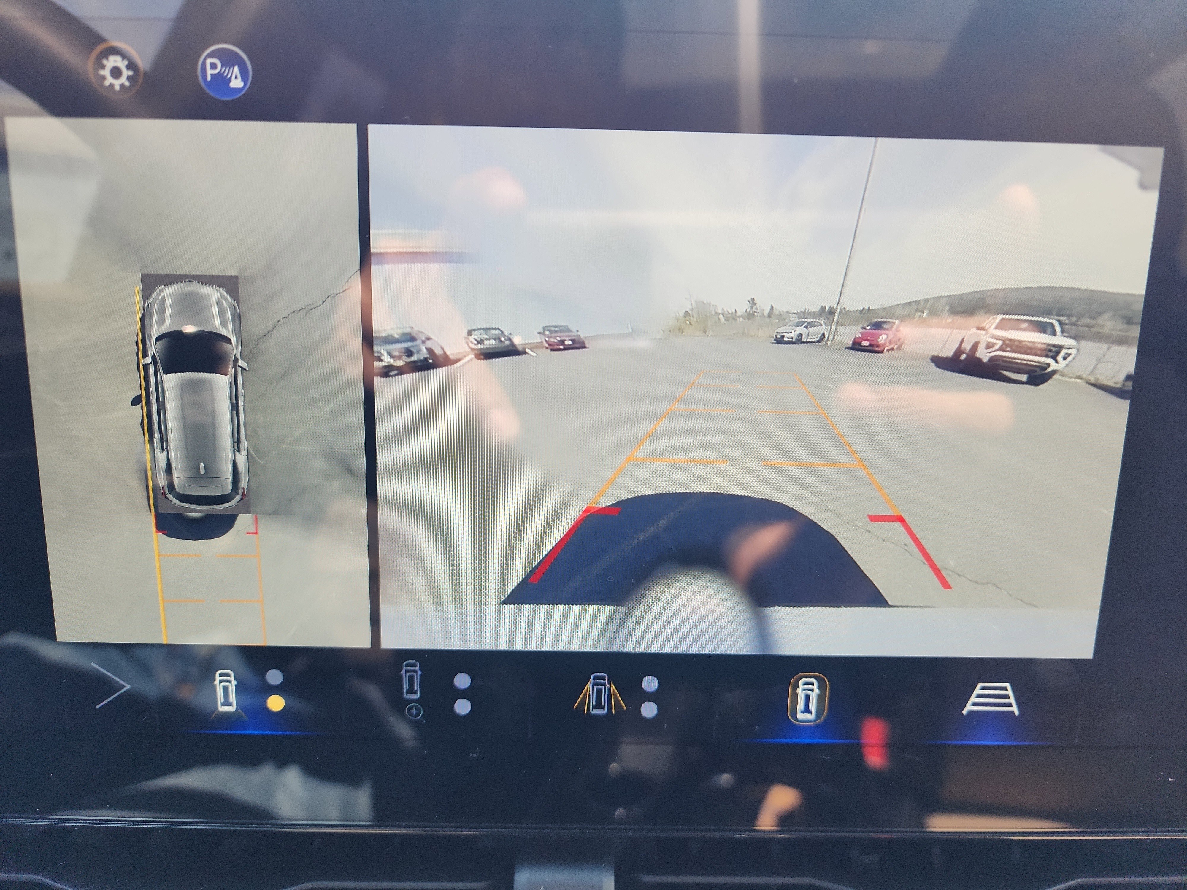 Certified 2025 Chevrolet Equinox ACTIV w/ Safety and Technology Package AWD/4WD image 20