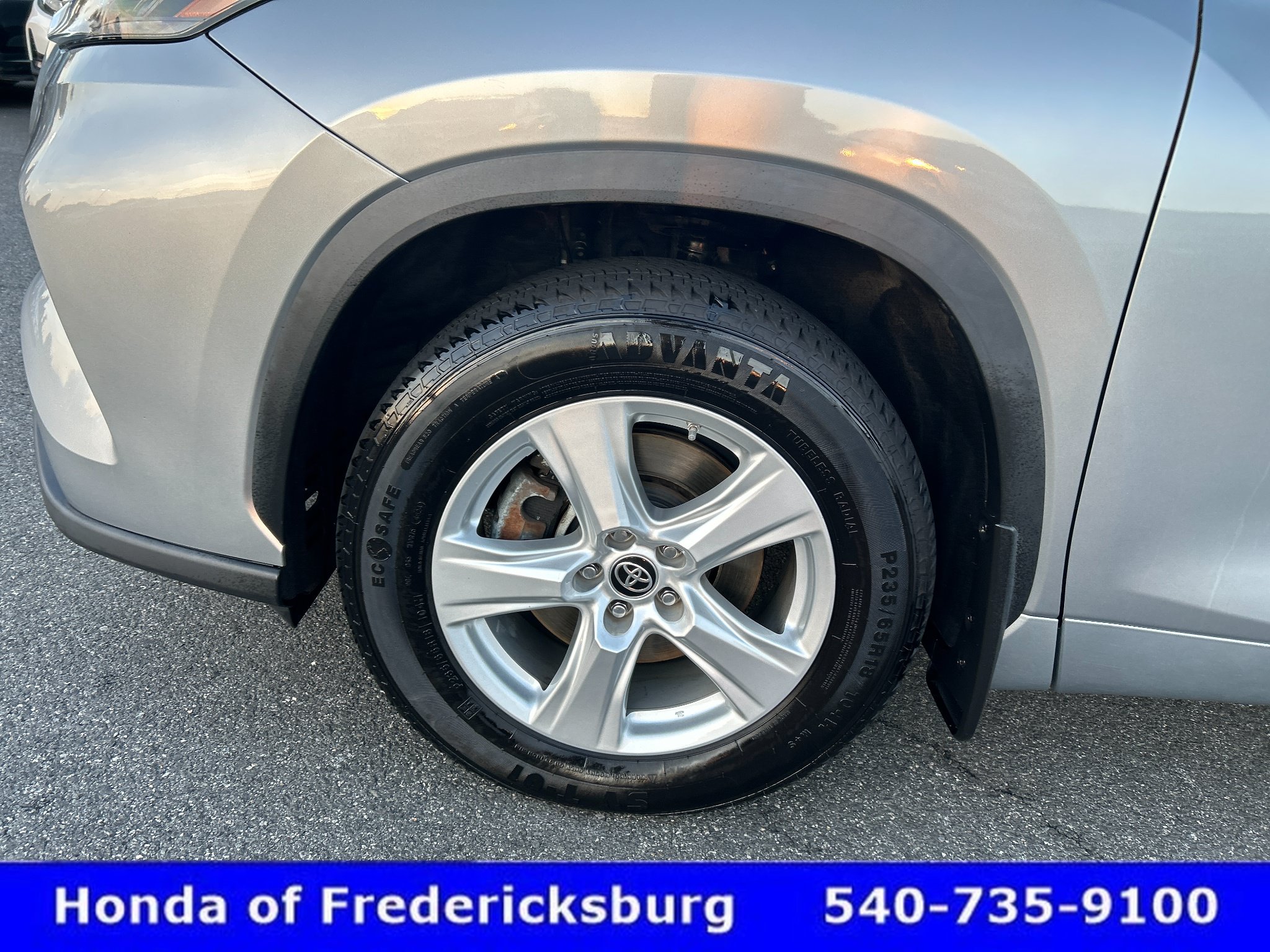 Used 2023 Toyota Highlander LE FWD image 37