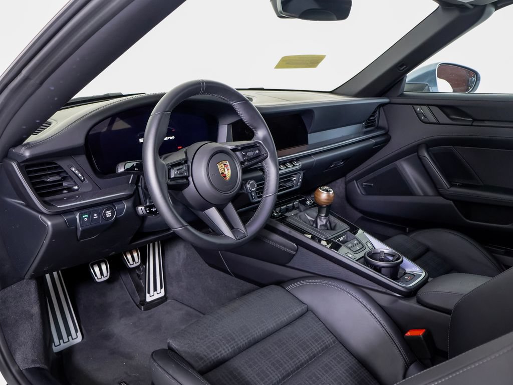 Certified 2025 Porsche 911 Carrera T RWD image 4