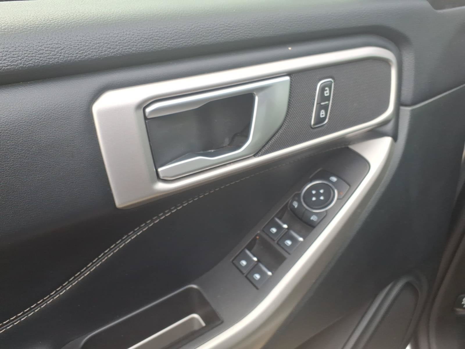 Used 2024 Ford Explorer XLT RWD image 15