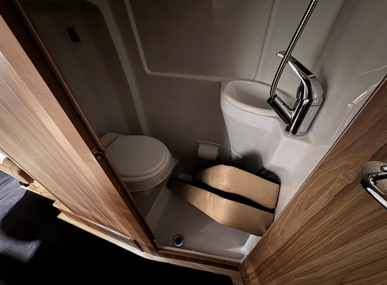 Used 2022 Mercedes-Benz Sprinter 3500 image 15