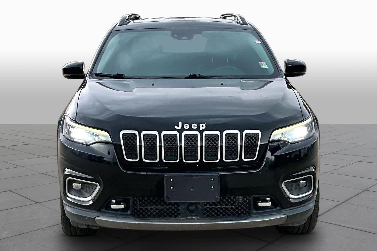Used 2022 Jeep Cherokee Limited w/ Elite Package AWD/4WD image 4