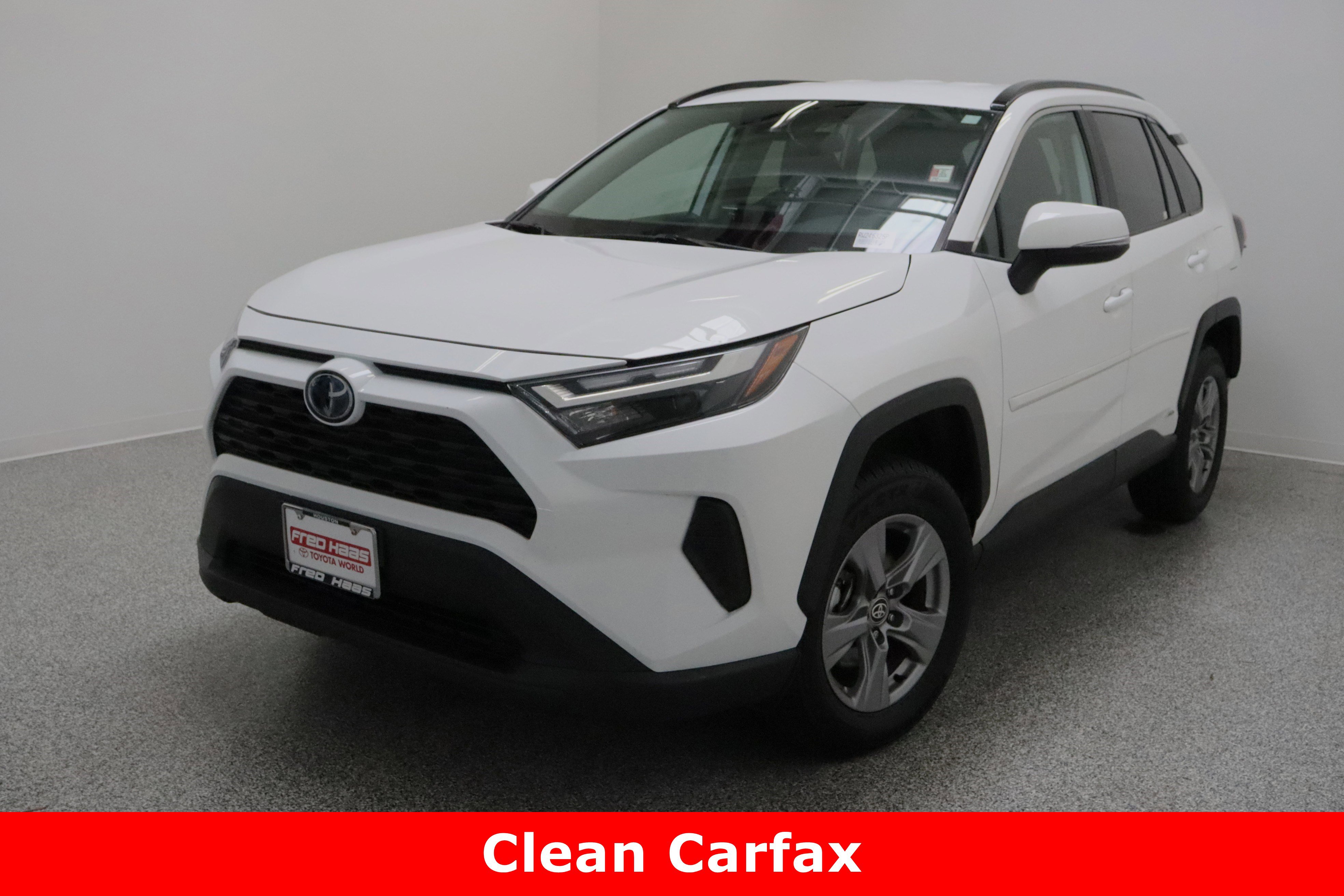 Used 2024 Toyota RAV4 LE AWD/4WD image 2