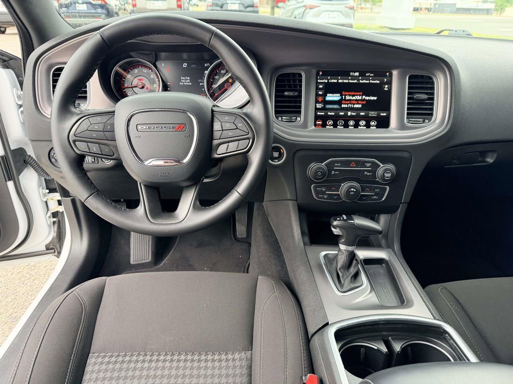 Used 2023 Dodge Charger SXT RWD image 2