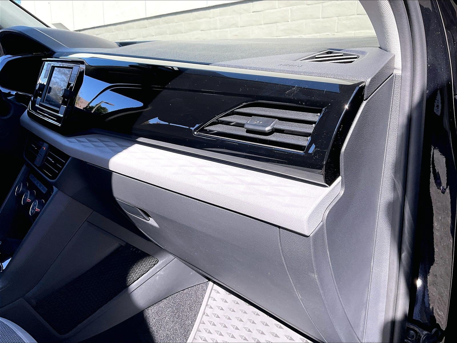 Certified 2023 Volkswagen Taos S FWD image 16