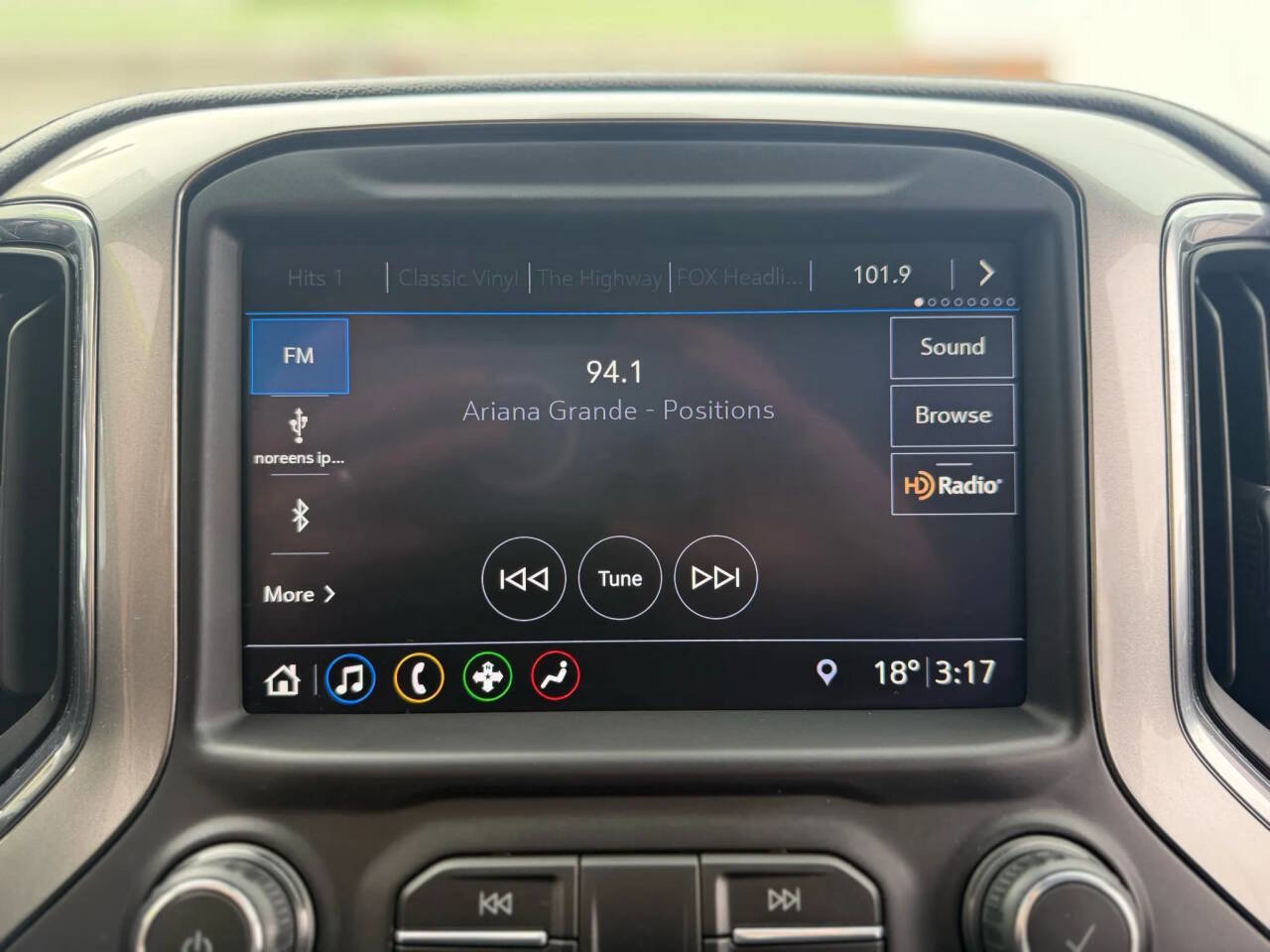 Used 2019 Chevrolet Silverado 1500 LT w/ All-Star Edition image 9