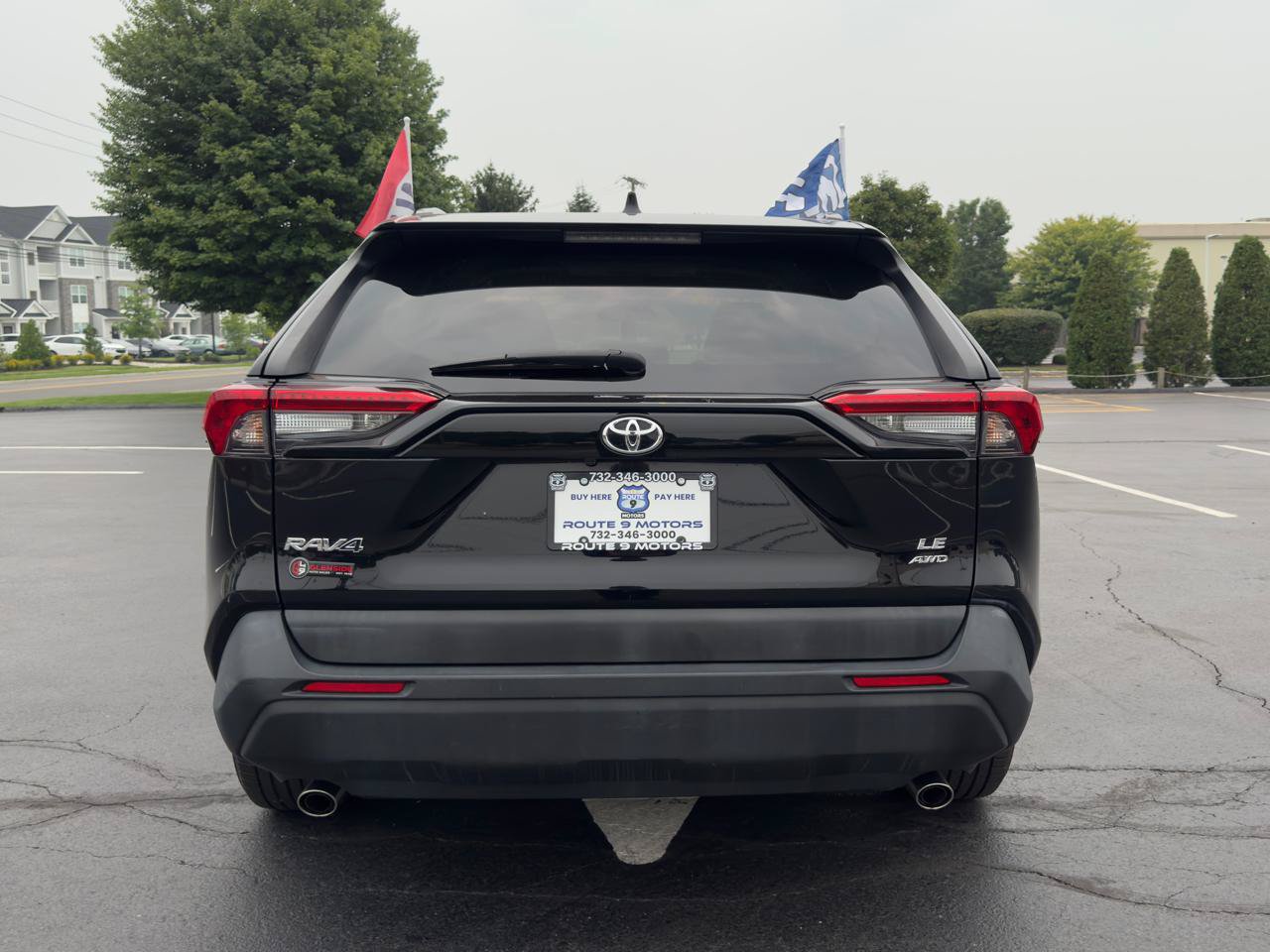 Used 2021 Toyota RAV4 LE AWD/4WD image 5