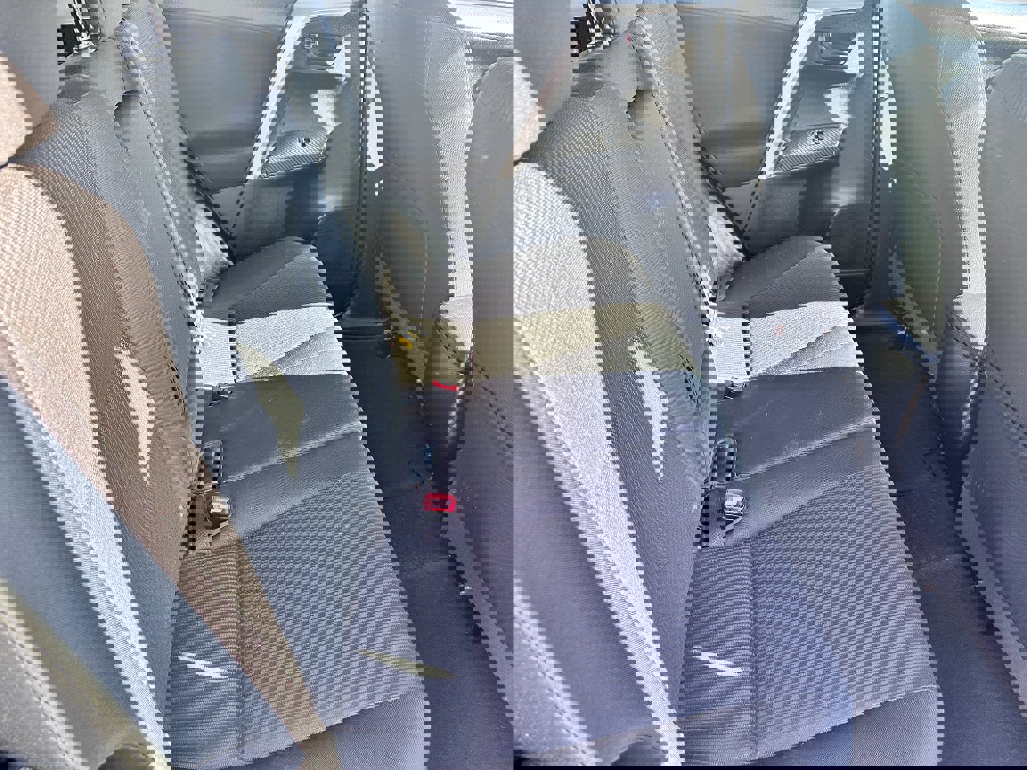 Used 2015 Toyota RAV4 LE image 9