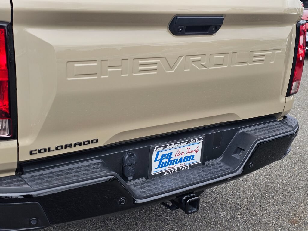 Used 2024 Chevrolet Colorado Trail Boss w/ LPO, Dark Essentials Package AWD/4WD image 24