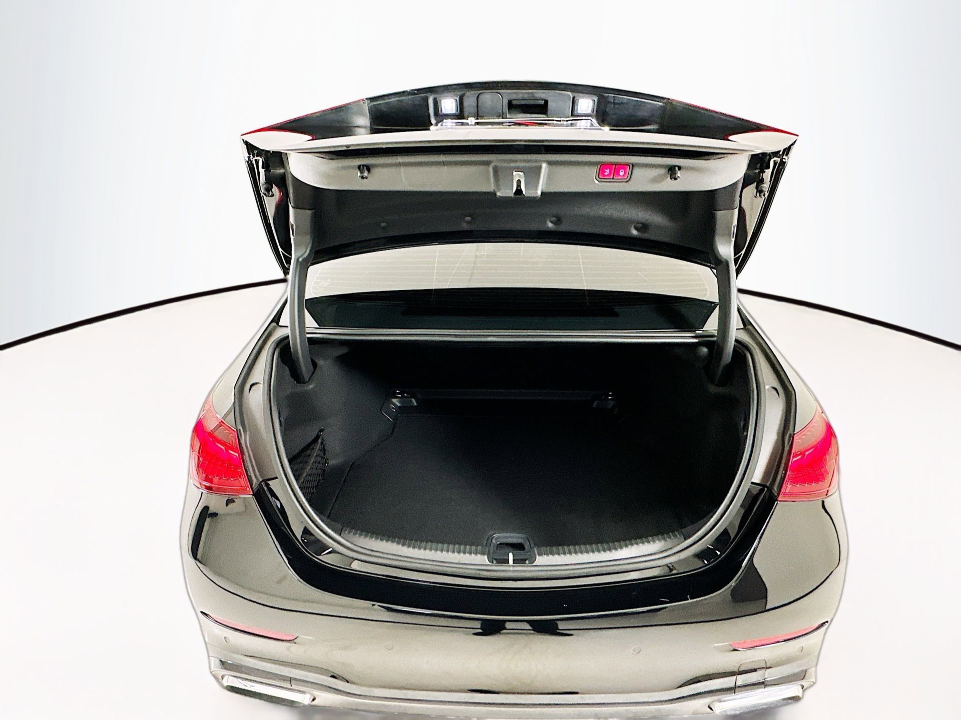 Used 2022 Mercedes-Benz C 300 Sedan image 29