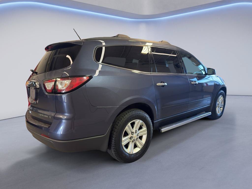 Used 2014 Chevrolet Traverse LT w/ LPO, 'HIT The Road' Package AWD/4WD image 6