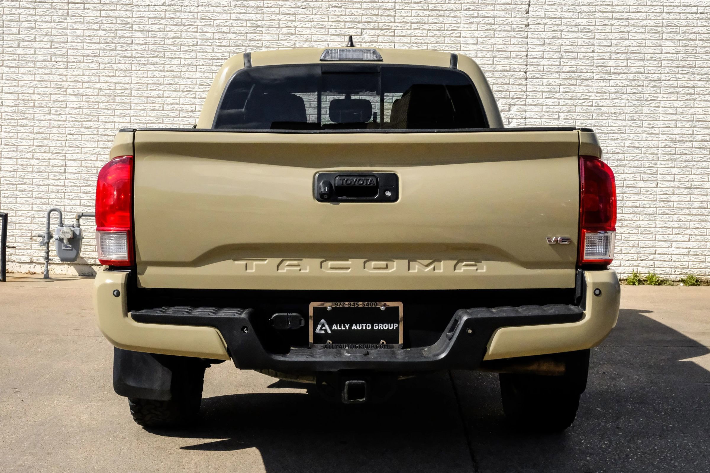 Used 2017 Toyota Tacoma TRD Off-Road image 9