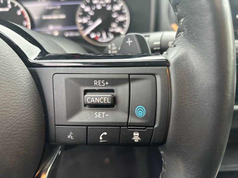 Used 2023 Nissan Rogue SL w/ SL Premium Package image 11