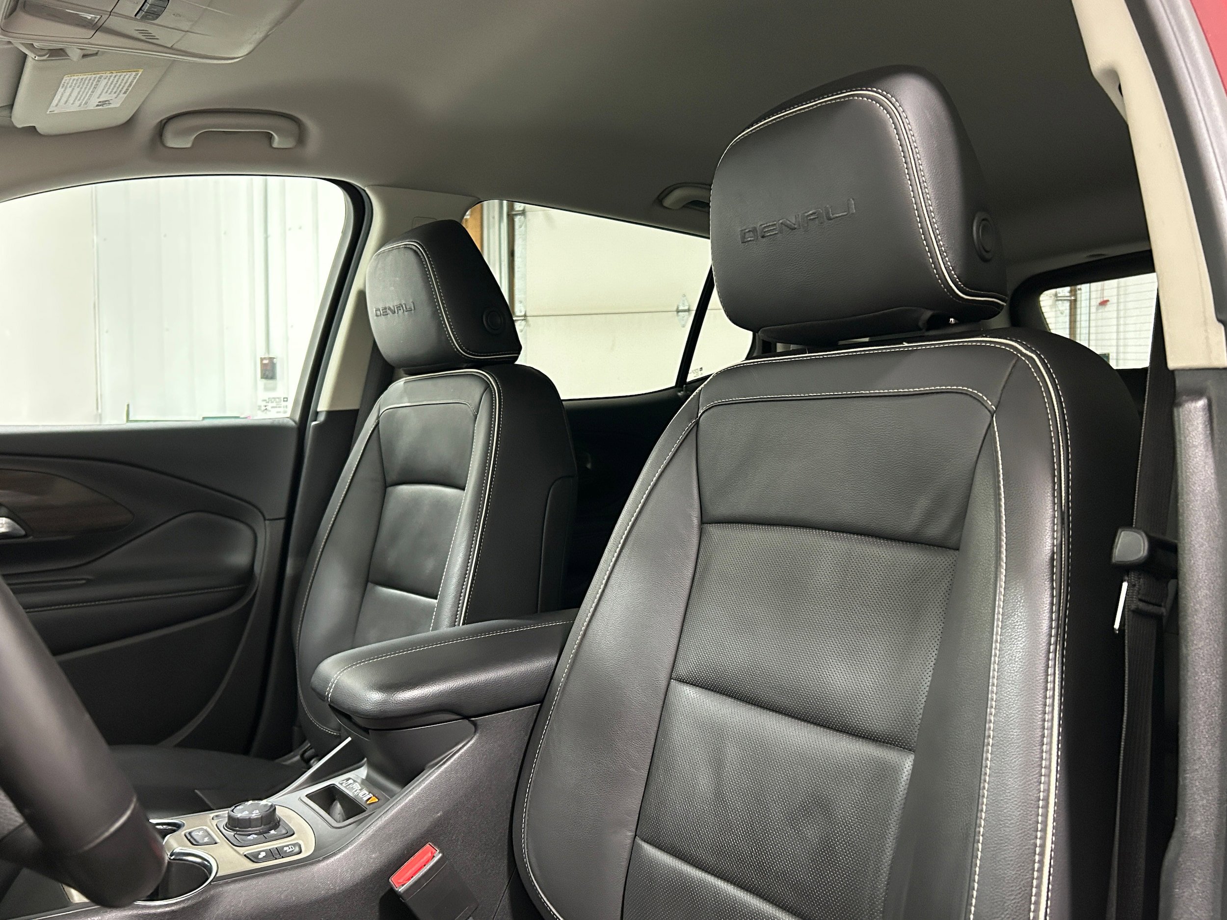 Used 2018 GMC Terrain Denali w/ Advanced Safety Package image 24