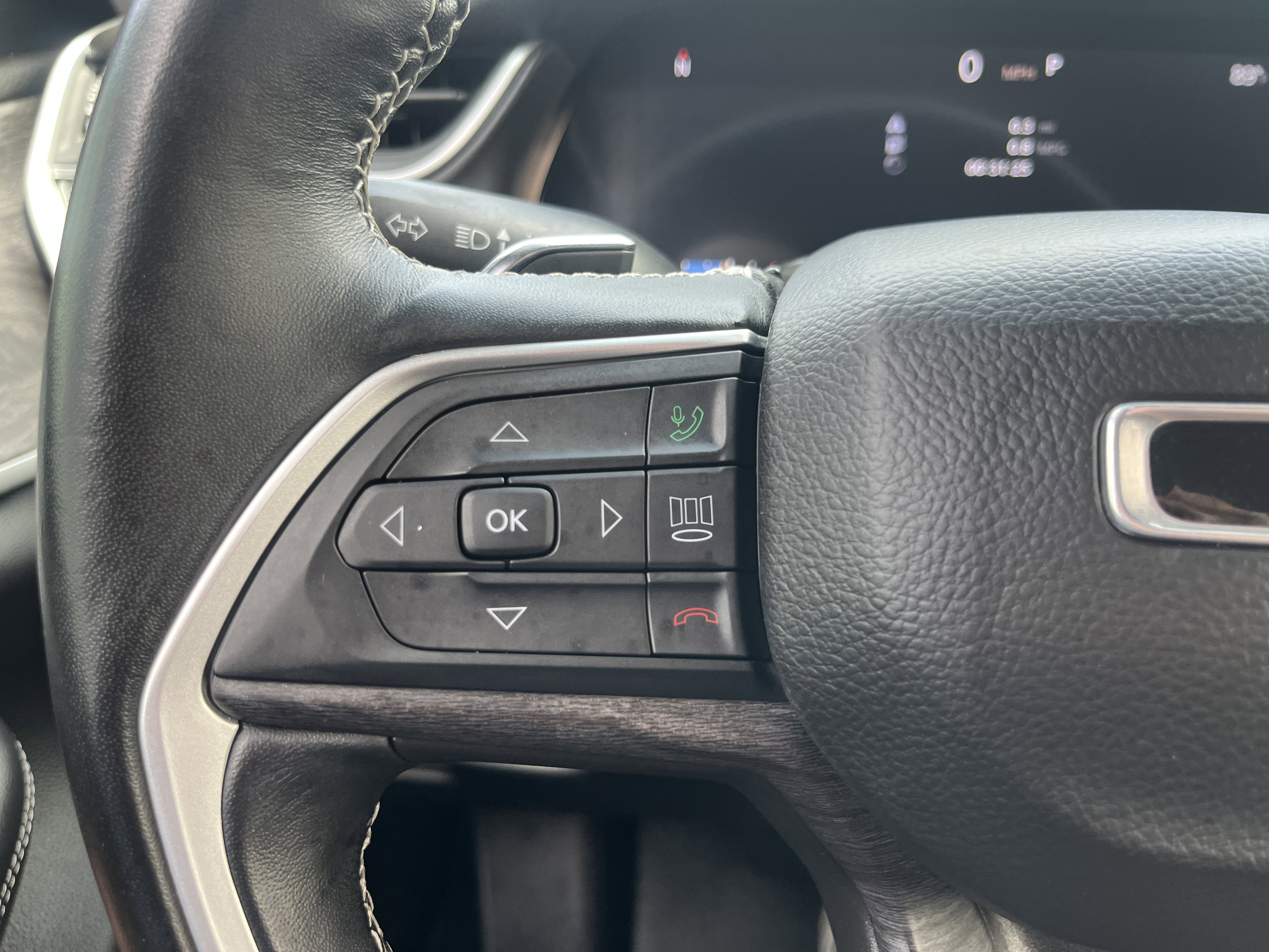 Used 2022 Jeep Grand Cherokee L Limited AWD/4WD image 19