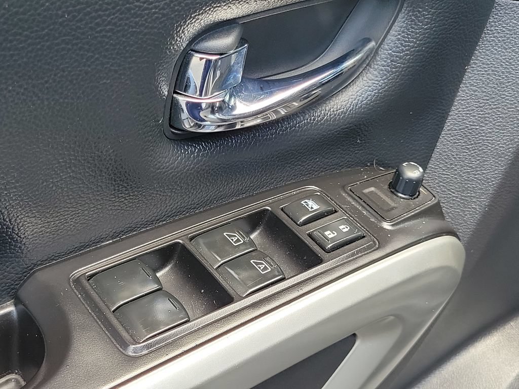 Used 2017 Nissan Titan PRO-4X w/ Pro-4x Convenience Package AWD/4WD image 26