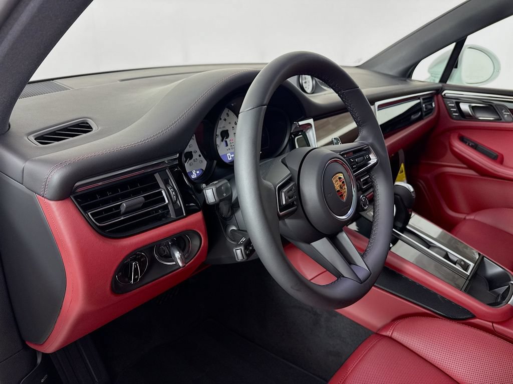 New 2026 Porsche Macan AWD/4WD image 4