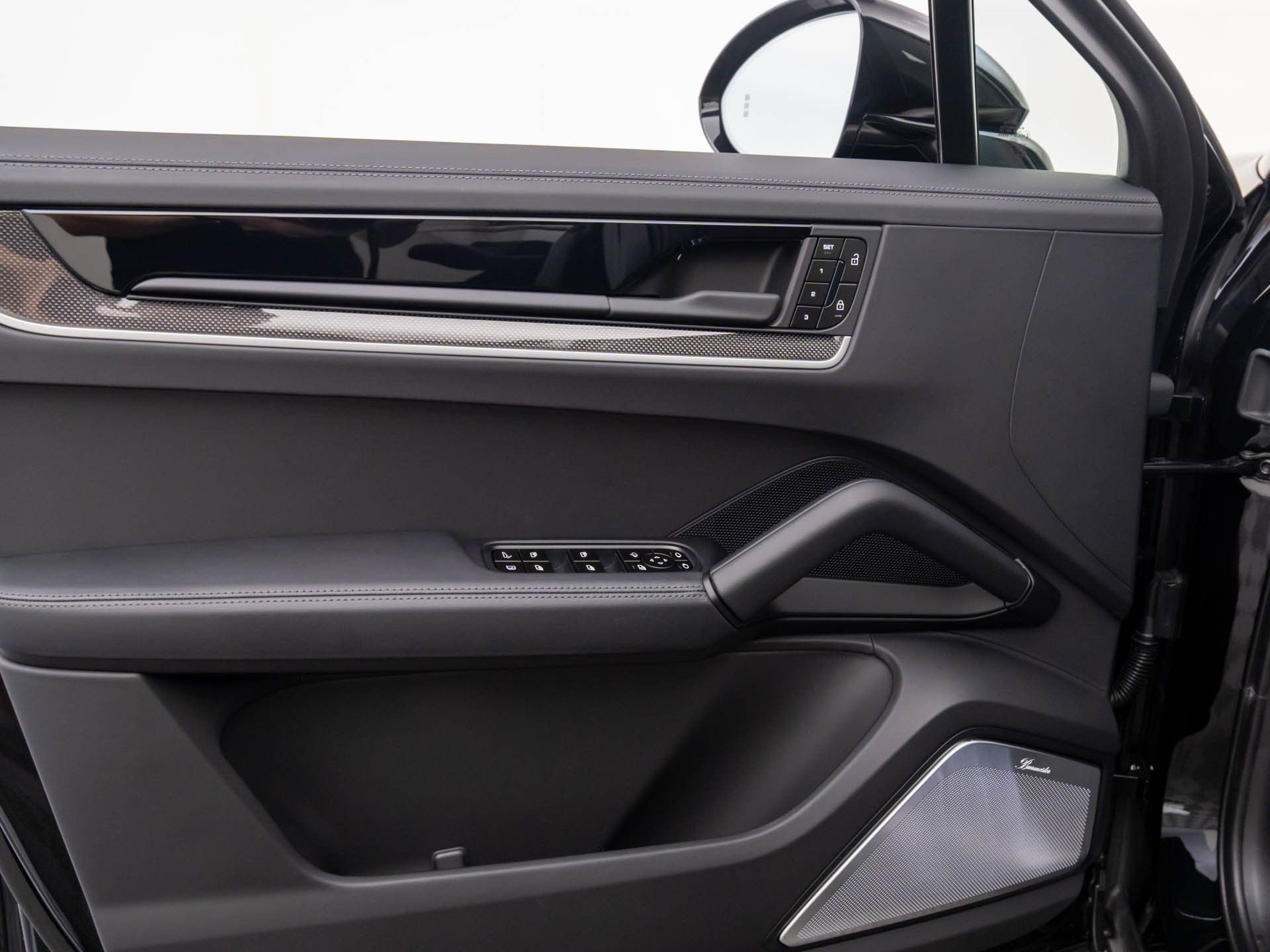 New 2025 Porsche Cayenne Turbo AWD/4WD image 14