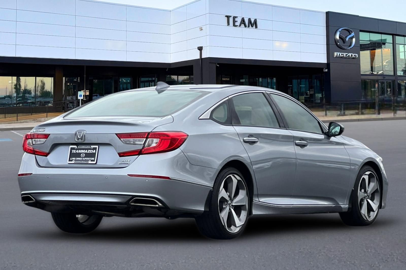 Used 2020 Honda Accord Touring image 4