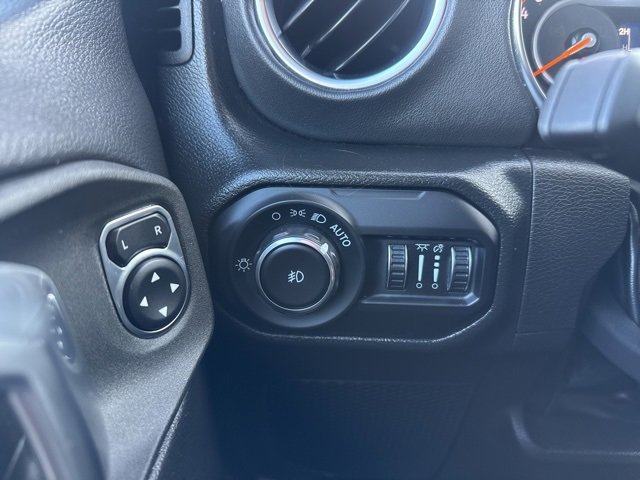 Certified 2022 Jeep Wrangler Unlimited Sahara w/ Cold Weather Group image 12