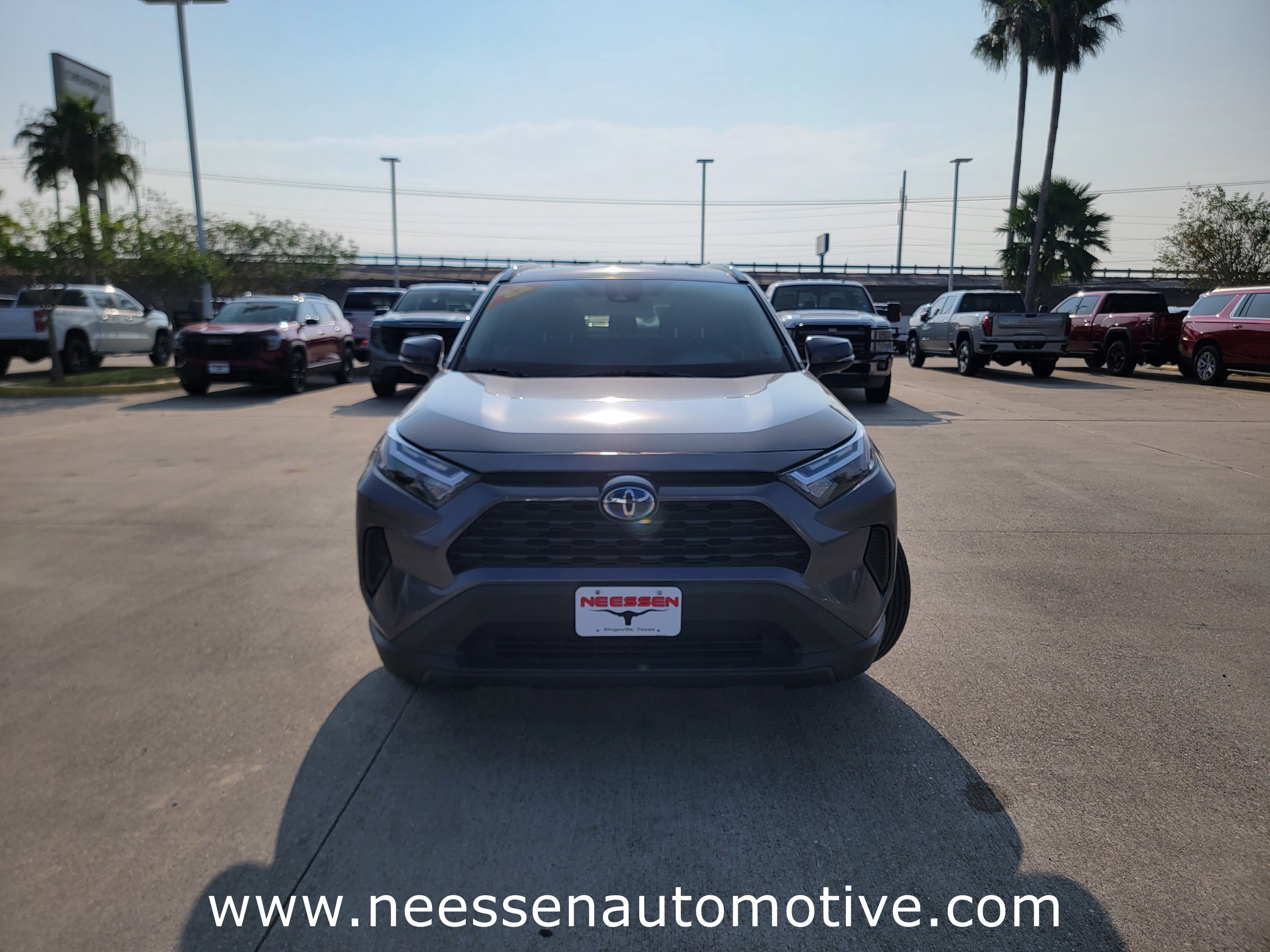 Used 2022 Toyota RAV4 XLE image 2
