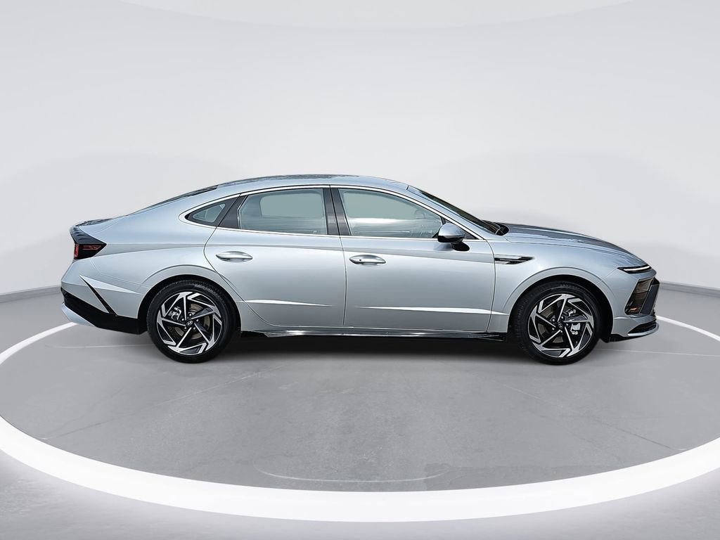 New 2026 Hyundai Sonata SEL FWD image 4