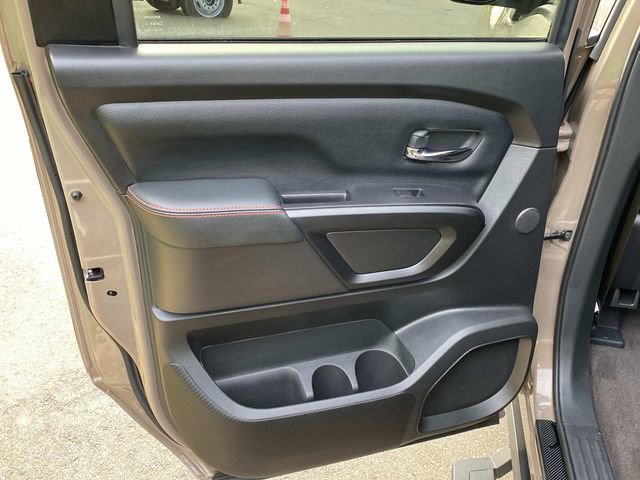 Used 2022 Nissan Titan PRO-4X w/ Pro-4x Convenience Package image 10