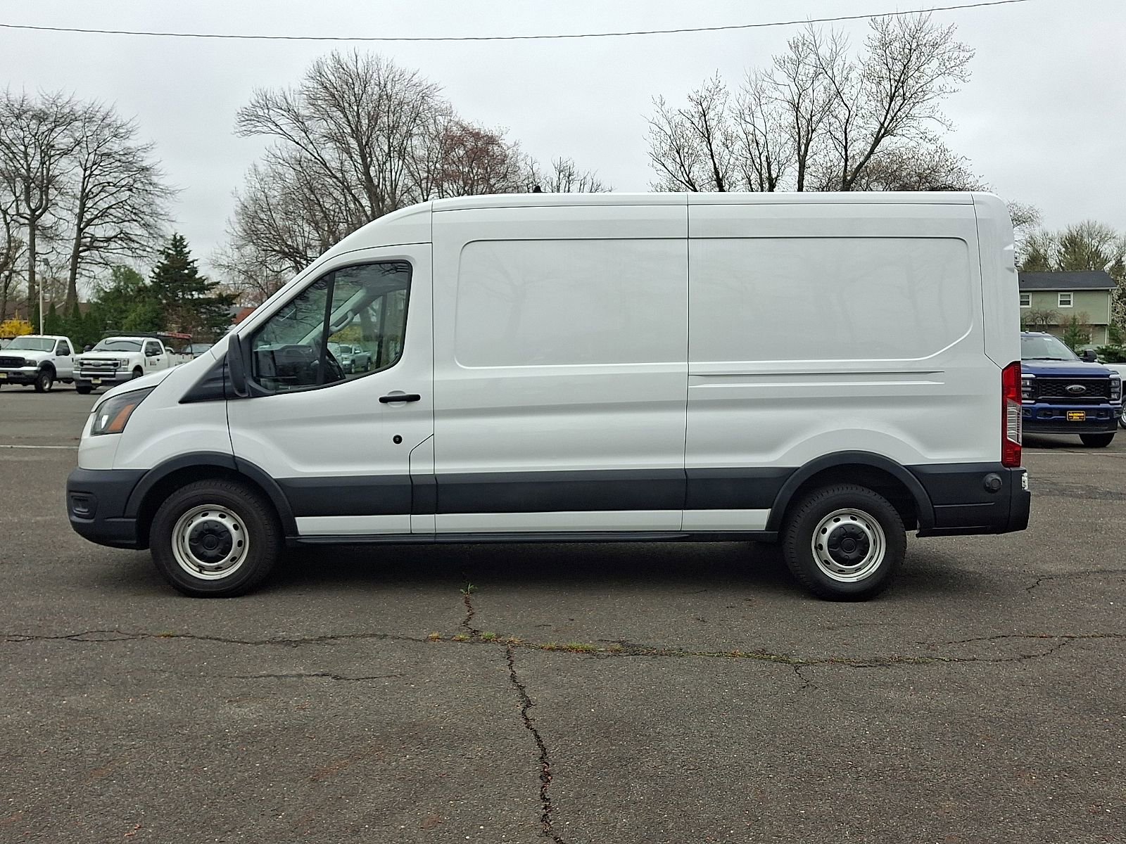 Used 2020 Ford Transit 250 Medium Roof image 4