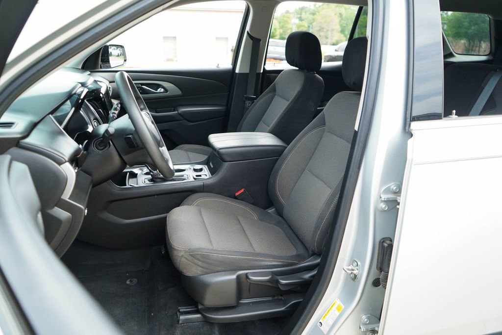 Used 2020 Chevrolet Traverse LS w/ LPO, Blackout Package image 8
