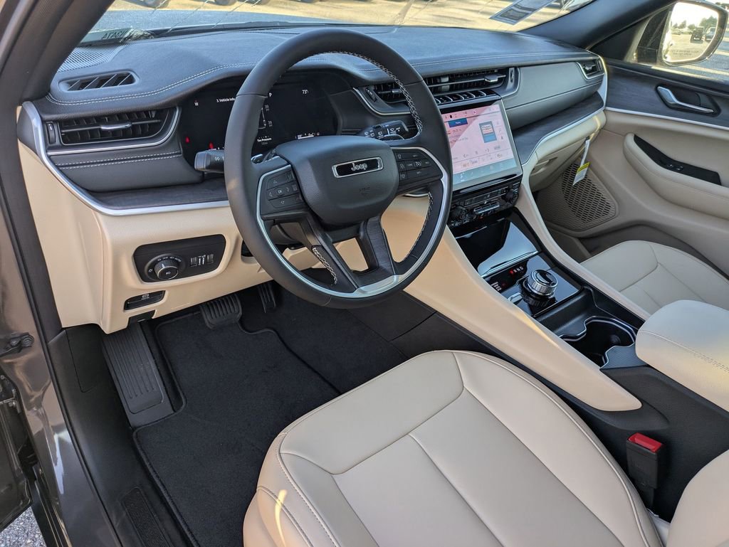 New 2025 Jeep Grand Cherokee L Limited image 15