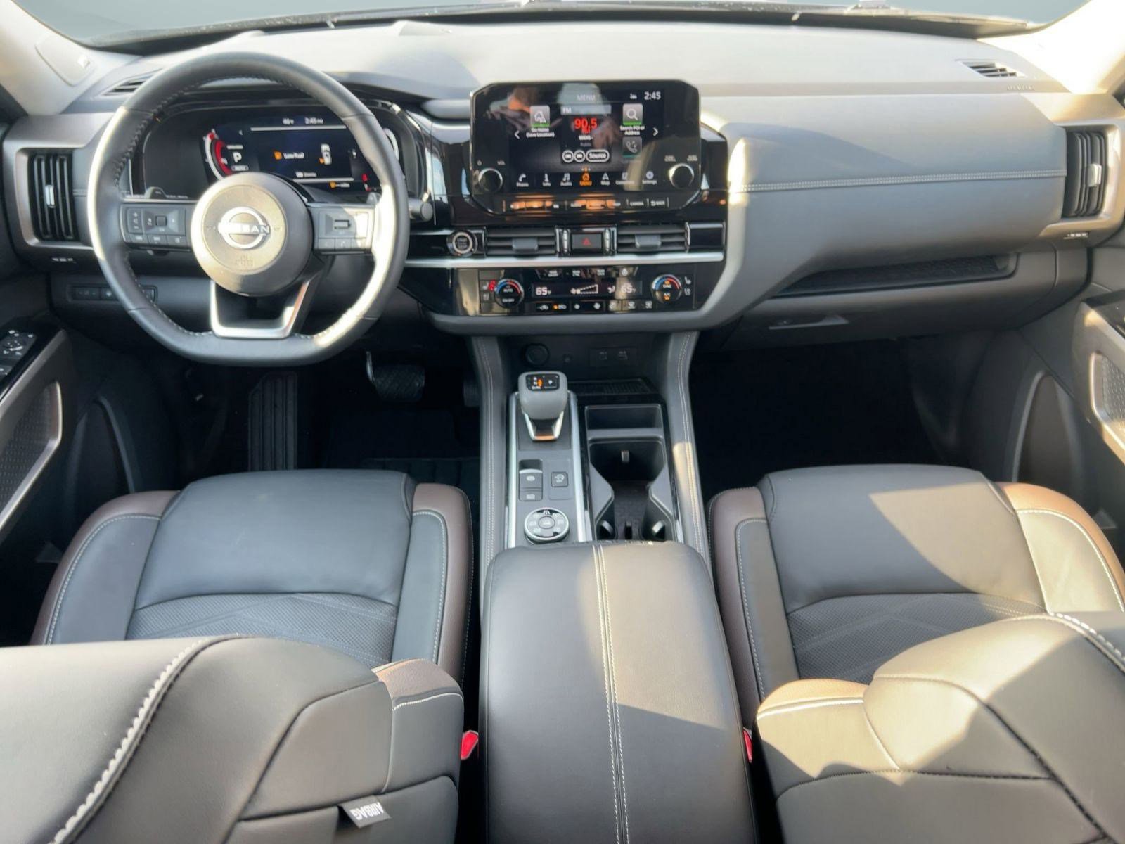 Used 2024 Nissan Pathfinder Platinum w/ Cargo Package image 16