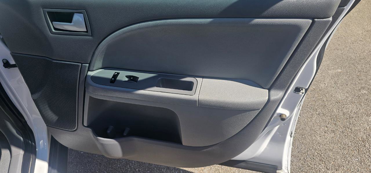 Used 2007 Ford Five Hundred SEL image 16