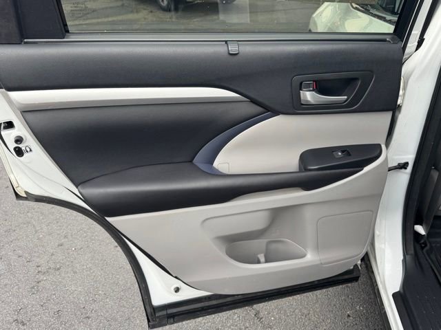 Used 2017 Toyota Highlander XLE image 15