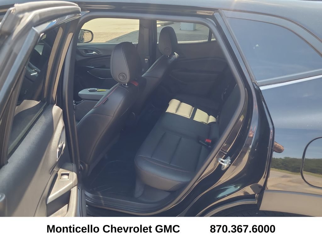 Used 2025 Chevrolet Trax RS w/ Driver Confidence Package FWD image 26