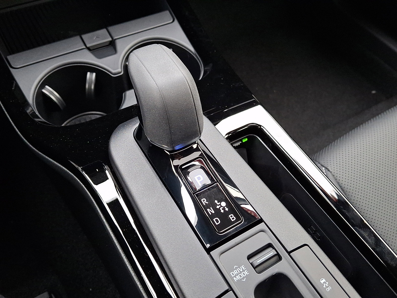 Used 2026 Toyota Prius AWD image 15