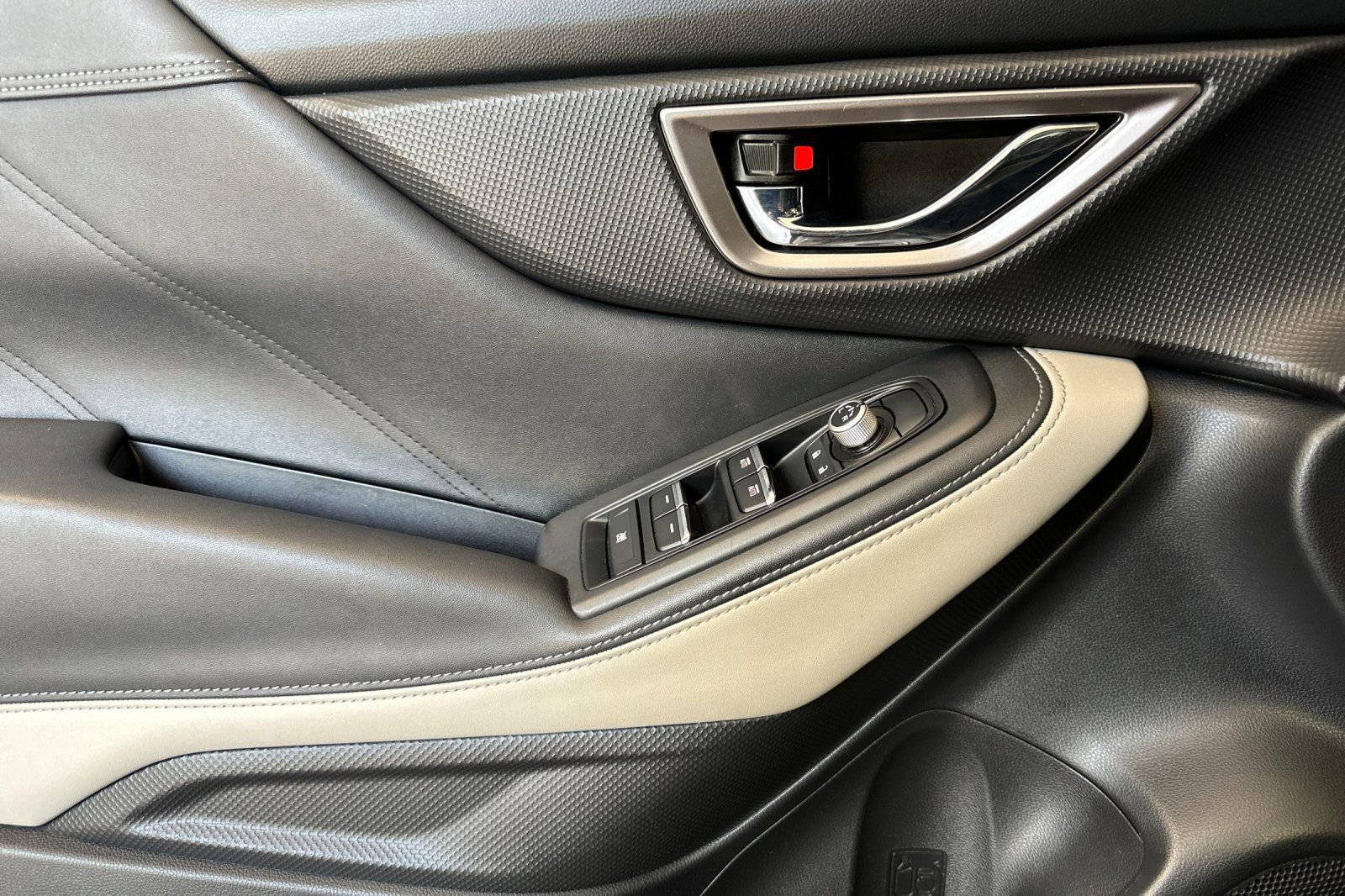 Used 2023 Subaru Forester Limited image 11