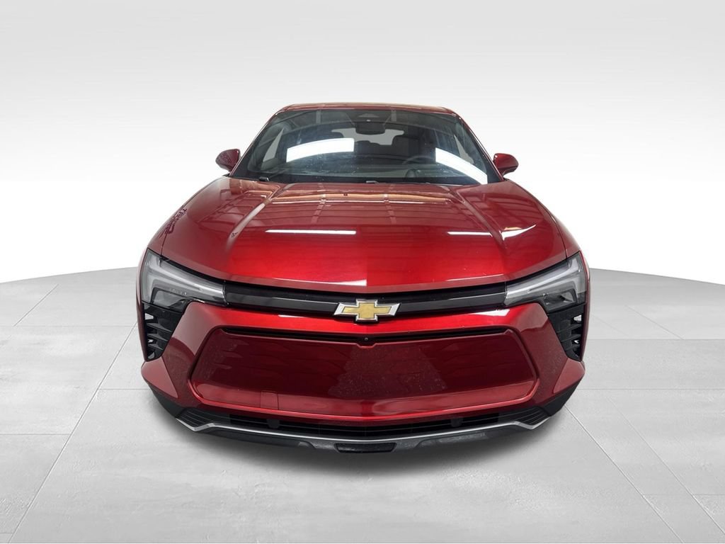 Used 2025 Chevrolet Blazer EV LT AWD/4WD image 2