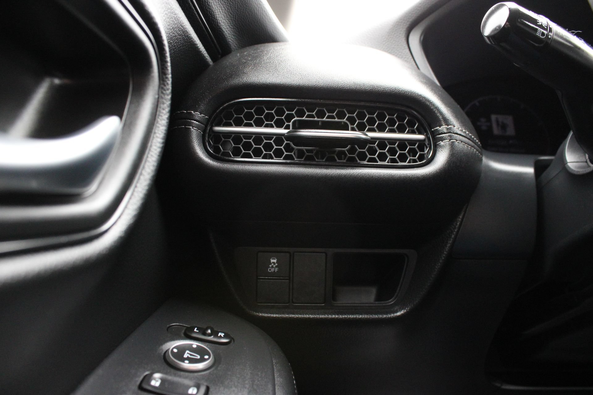 Used 2025 Honda HR-V EX-L image 26