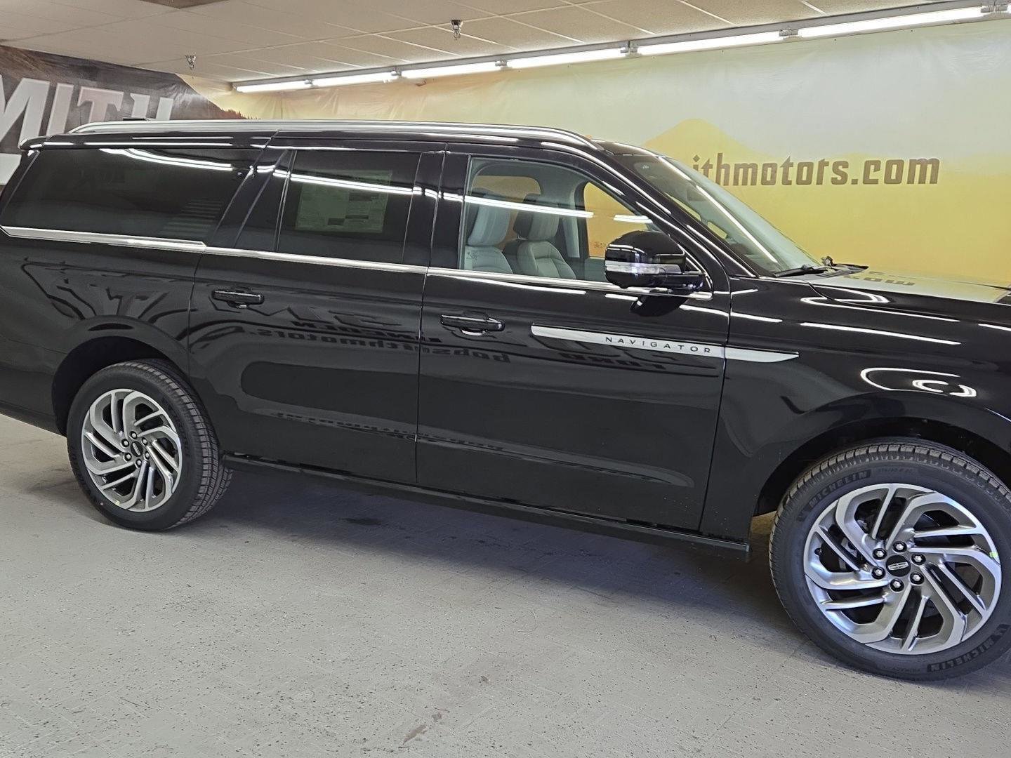 New 2025 Lincoln Navigator L Reserve AWD/4WD image 29