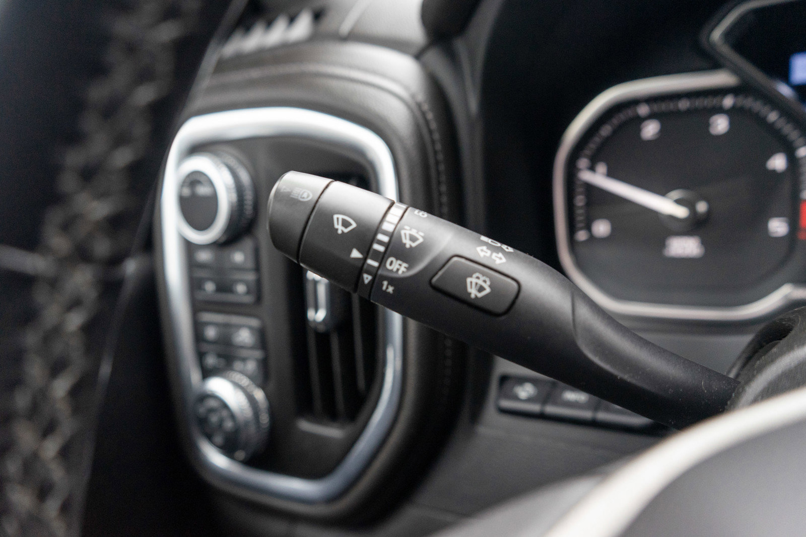 Used 2022 GMC Sierra 3500 Denali w/ Denali Ultimate Package image 24