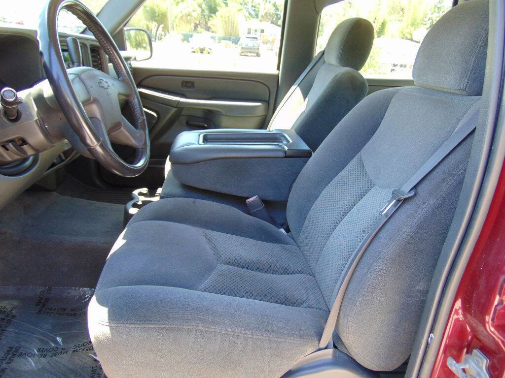 Used 2005 Chevrolet Silverado 1500 LS w/ Light Duty Power Package AWD/4WD image 10
