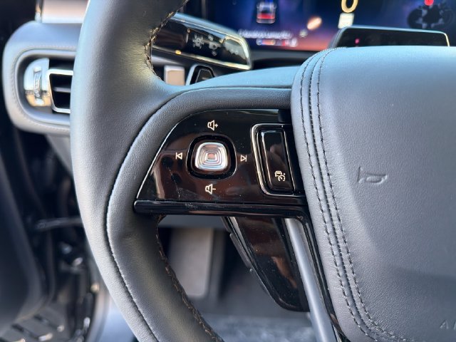 New 2026 Lincoln Aviator AWD w/ Jet Appearance Package image 29