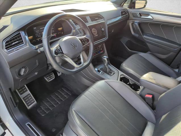 Used 2022 Volkswagen Tiguan SE R-Line image 9