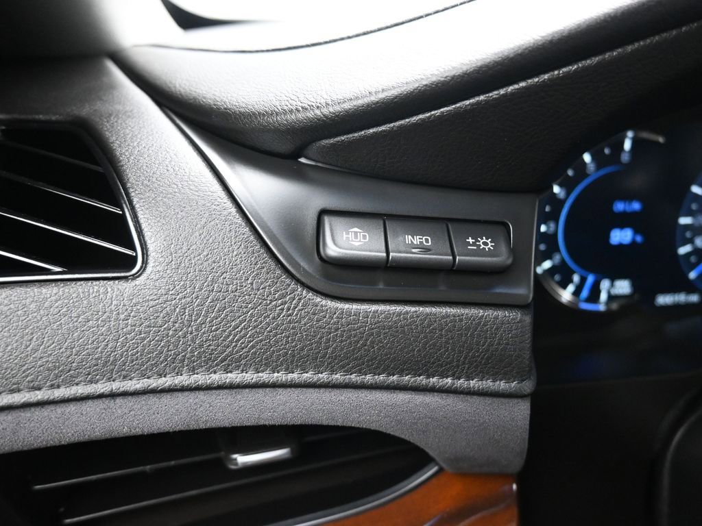 Used 2018 Cadillac Escalade Luxury image 29