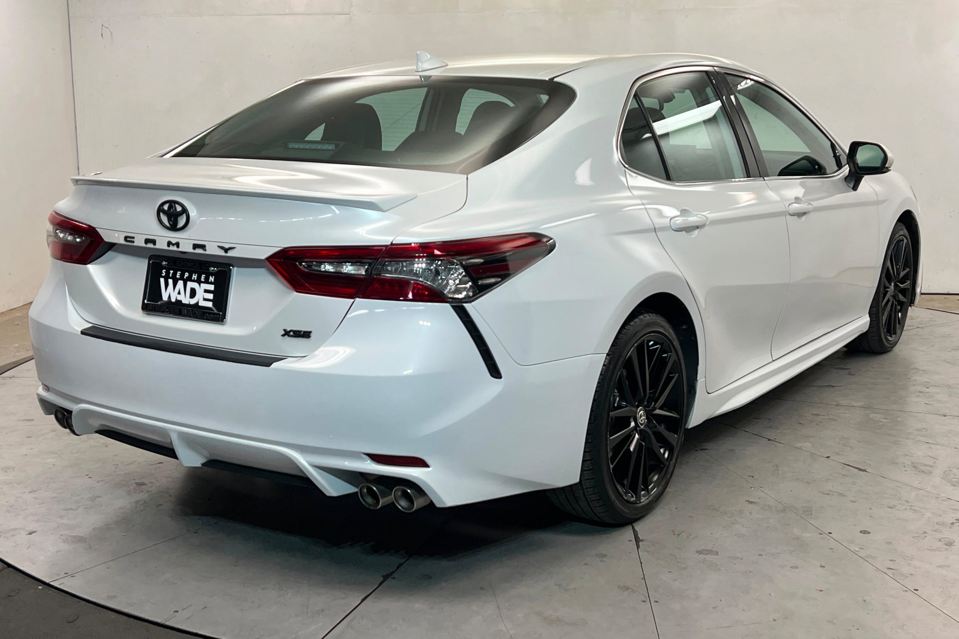 Used 2021 Toyota Camry XSE w/ Carpet Mat Package (TMS) FWD image 5