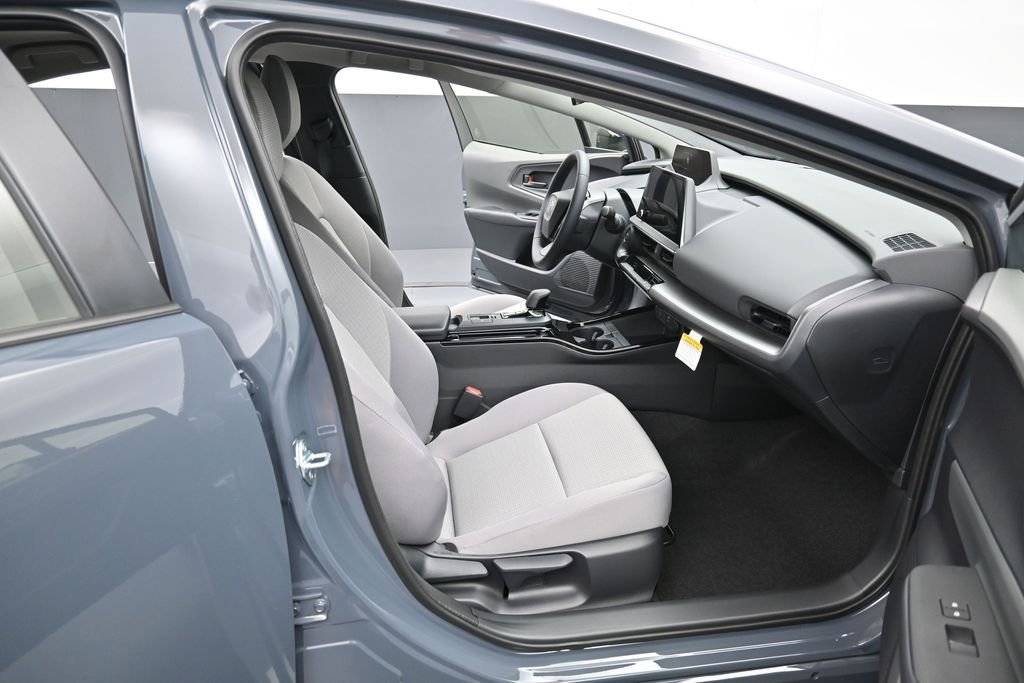Certified 2026 Toyota Prius LE FWD image 32