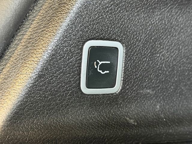 Used 2019 Chrysler Pacifica Touring Plus w/ S Appearance Package FWD image 41