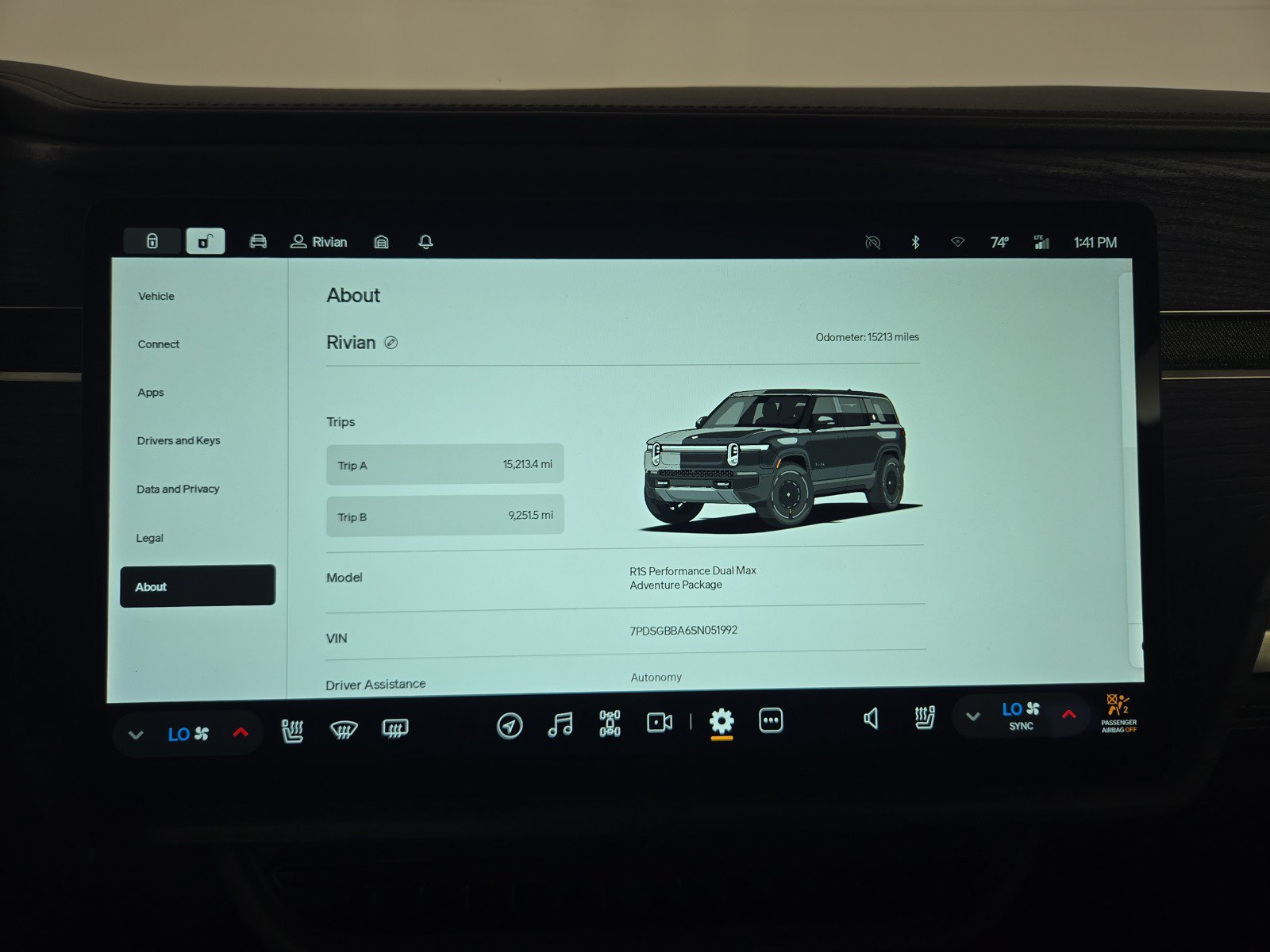 Used 2025 Rivian R1S Adventure AWD/4WD image 29