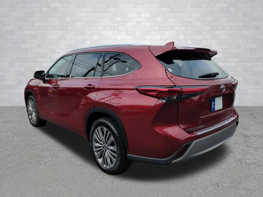 Used 2021 Toyota Highlander Platinum FWD image 7